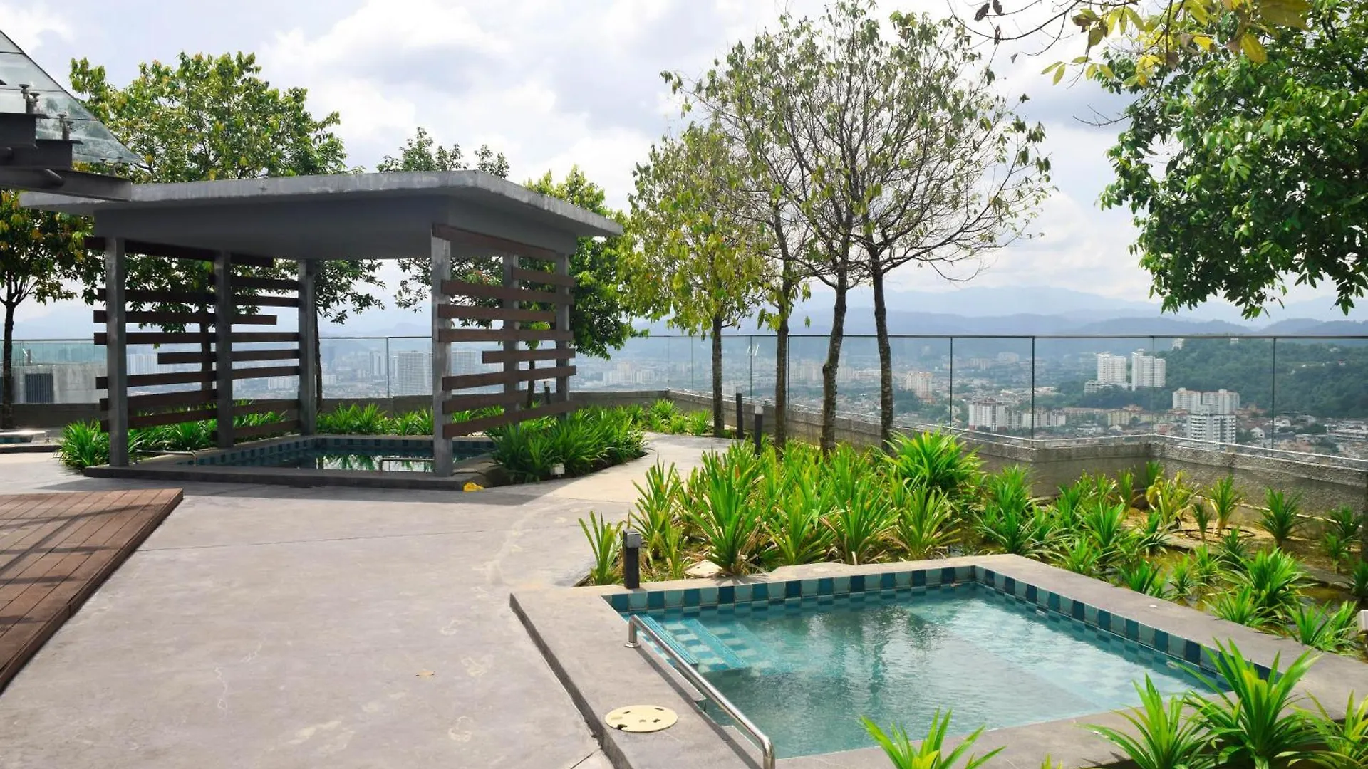 公寓 Ekocheras Snooker Pool Jd #Balcony #4Pax #Abovemall #Freecarpark 吉隆坡